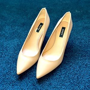 DKNY Beige Pointed Heel size 8.5